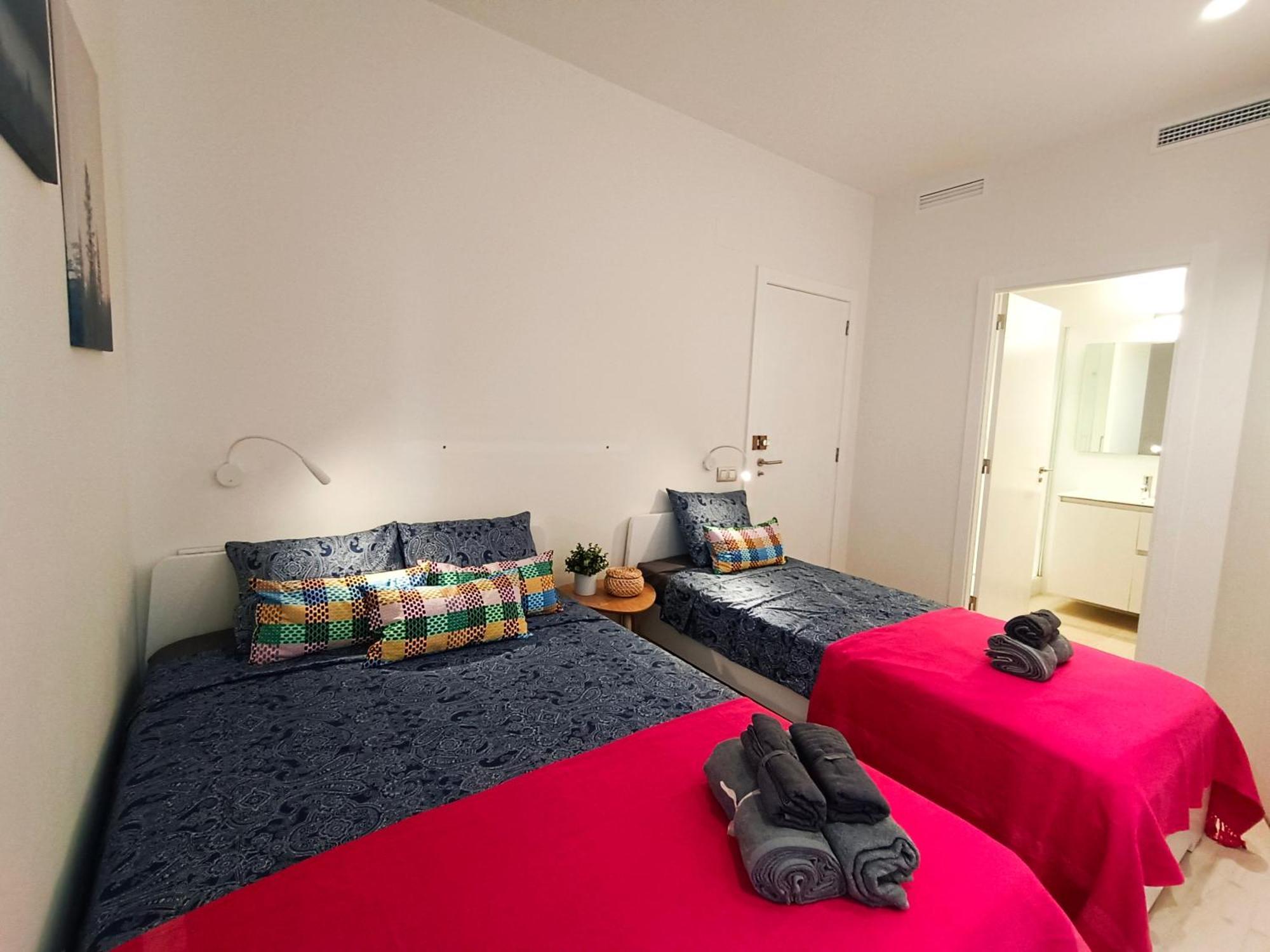 Private Rooms By Plaza Universidad Barcelona Exteriör bild
